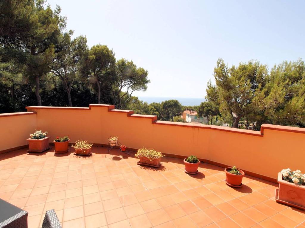 casa indipendente in vendita a Rosignano Marittimo in zona Castiglioncello