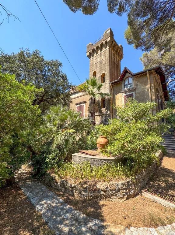 casa indipendente in vendita a Rosignano Marittimo in zona Castiglioncello