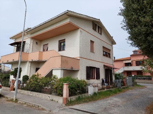 casa indipendente in vendita a Rosignano Marittimo in zona Vada