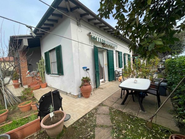 appartamento in vendita a Rosignano Marittimo in zona Vada