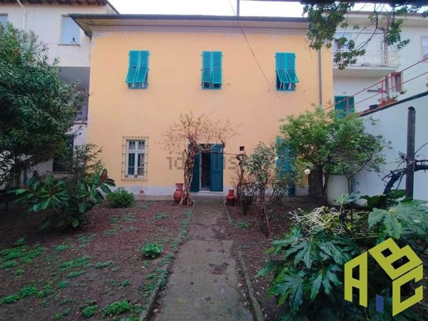 casa indipendente in vendita a Rosignano Marittimo