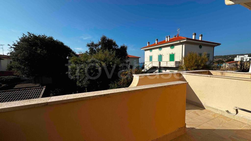 appartamento in vendita a Rosignano Marittimo in zona Rosignano Solvay