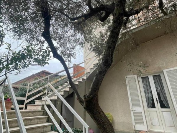 casa indipendente in vendita a Rosignano Marittimo in zona Rosignano Solvay
