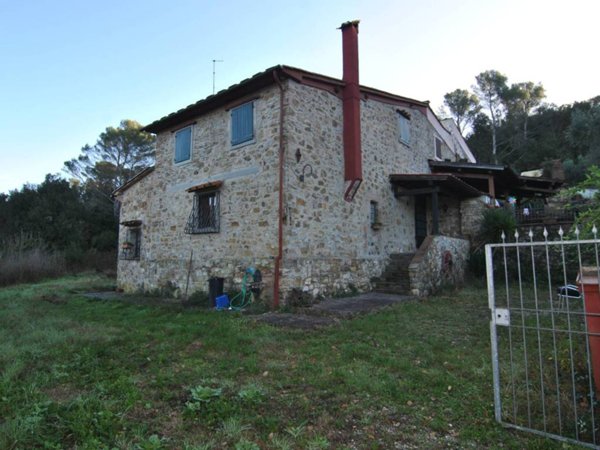 casa indipendente in vendita a Rosignano Marittimo in zona Nibbiaia