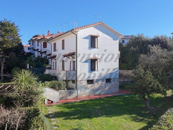 casa indipendente in vendita a Rosignano Marittimo in zona Nibbiaia