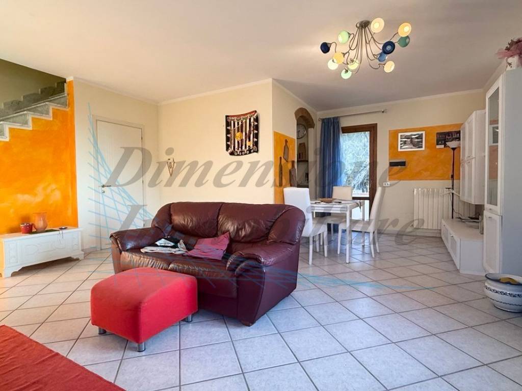 casa indipendente in vendita a Rosignano Marittimo in zona Nibbiaia