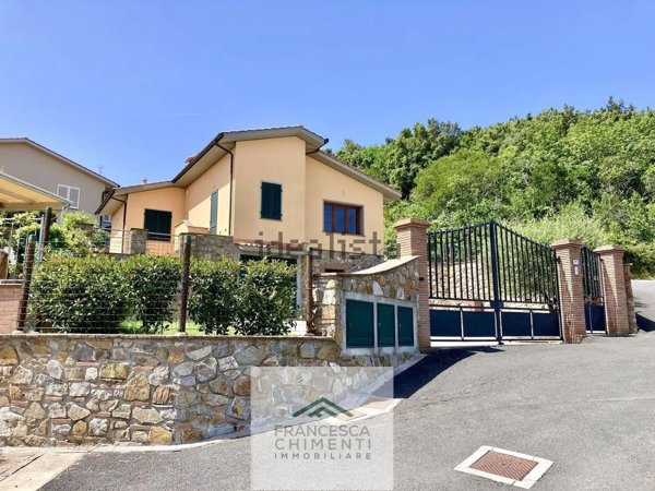 casa indipendente in vendita a Rosignano Marittimo in zona Nibbiaia