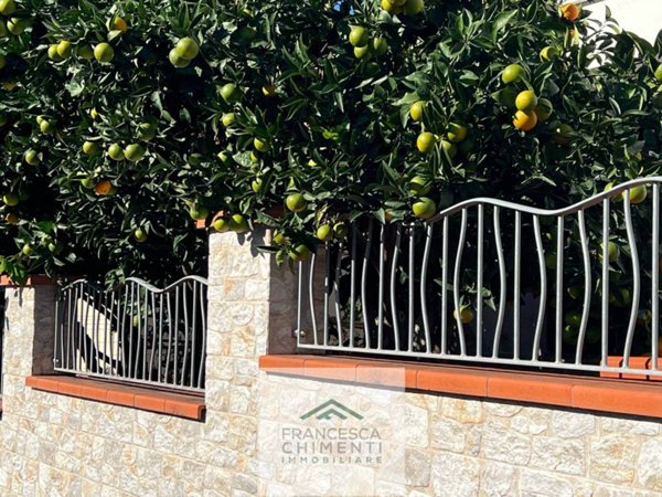 casa indipendente in vendita a Rosignano Marittimo