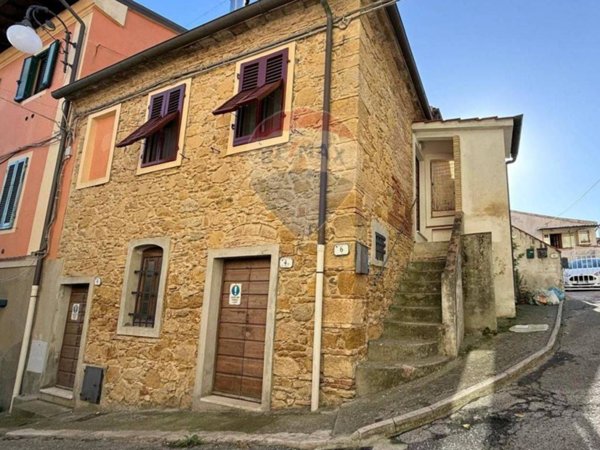 casa indipendente a Rosignano Marittimo in zona Castelnuovo della Misericordia