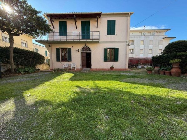 appartamento in vendita a Rosignano Marittimo in zona Castiglioncello