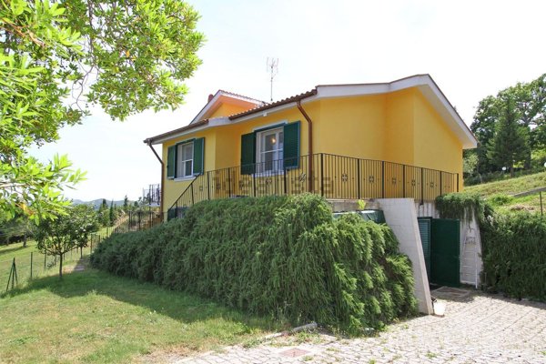 casa indipendente in vendita a Rosignano Marittimo in zona Gabbro