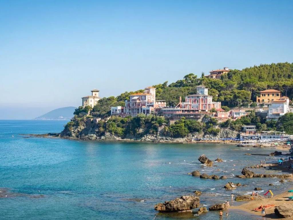 casa indipendente in vendita a Rosignano Marittimo in zona Castiglioncello
