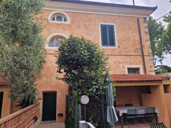 casa indipendente in vendita a Rosignano Marittimo in zona Vada