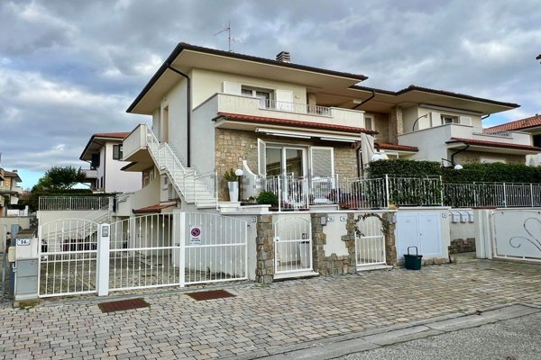 appartamento in vendita a Rosignano Marittimo in zona Rosignano Solvay