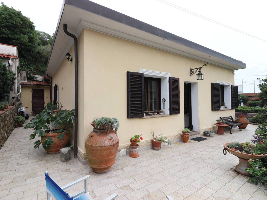 appartamento in vendita a Rosignano Marittimo in zona Castiglioncello