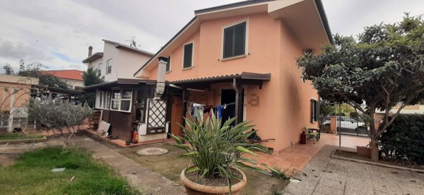 casa indipendente in vendita a Rosignano Marittimo in zona Vada