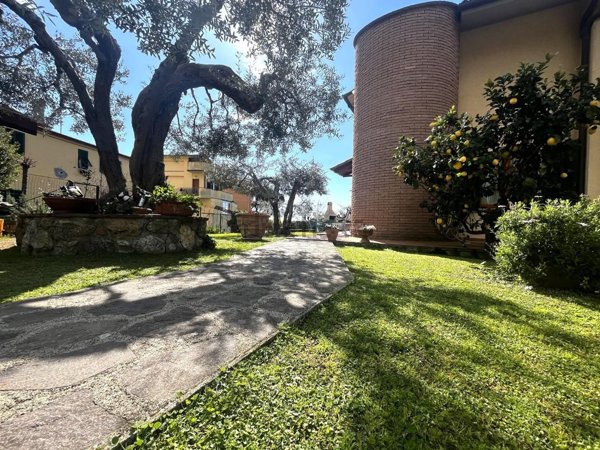 casa indipendente in vendita a Rosignano Marittimo