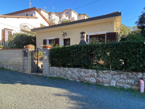 casa indipendente in vendita a Rosignano Marittimo in zona Castiglioncello
