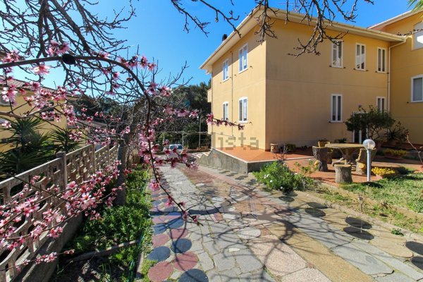casa indipendente in vendita a Rosignano Marittimo in zona Castiglioncello