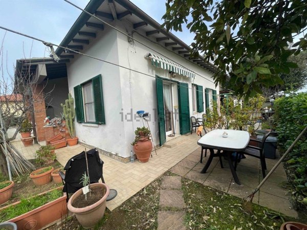 casa indipendente in vendita a Rosignano Marittimo in zona Vada