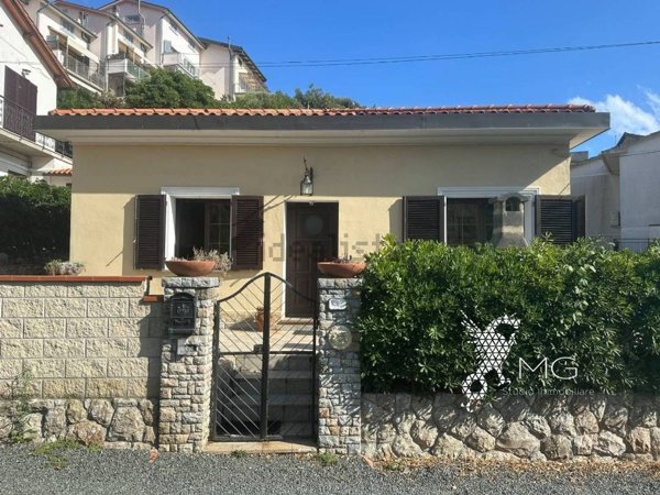 casa indipendente in vendita a Rosignano Marittimo in zona Castiglioncello
