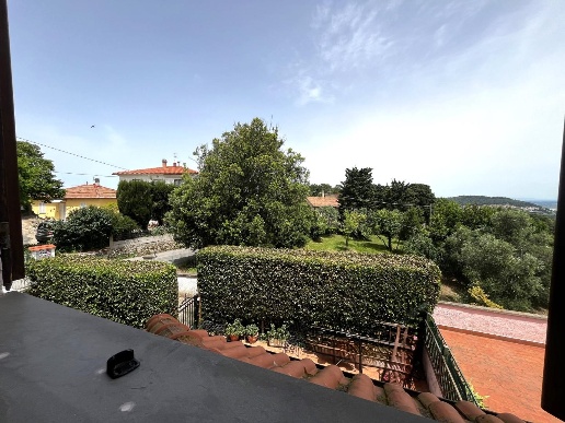 casa indipendente in vendita a Rosignano Marittimo in zona Nibbiaia