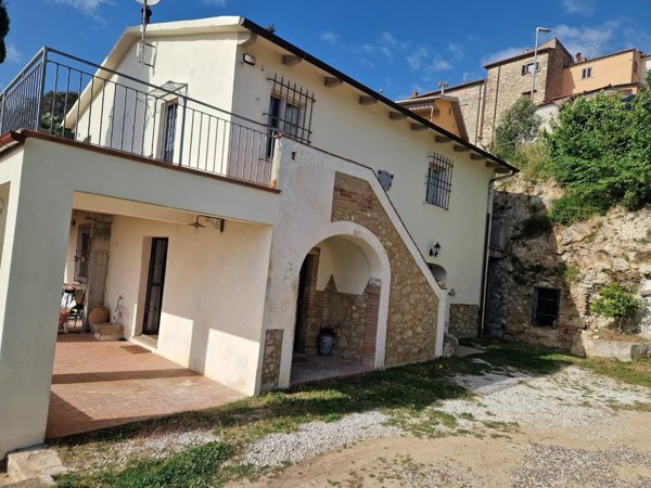 casa indipendente in vendita a Rosignano Marittimo