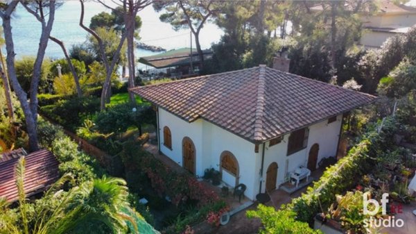 casa indipendente in vendita a Rosignano Marittimo in zona Castiglioncello
