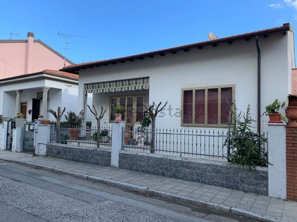 casa indipendente in vendita a Rosignano Marittimo in zona Rosignano Solvay
