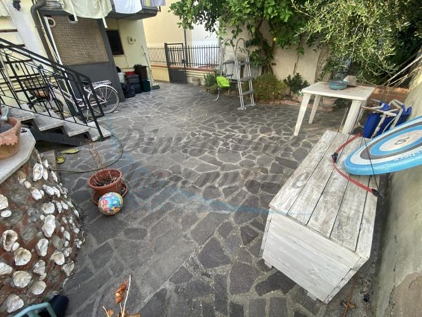 appartamento in vendita a Rosignano Marittimo in zona Vada