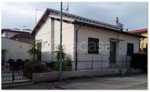 appartamento in vendita a Rosignano Marittimo in zona Vada