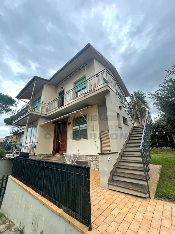 casa indipendente in vendita a Rosignano Marittimo in zona Castiglioncello