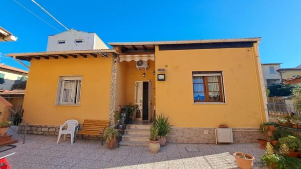 casa semindipendente in vendita a Rosignano Marittimo in zona Rosignano Solvay