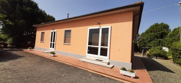 casa indipendente a Rosignano Marittimo in zona Castelnuovo della Misericordia