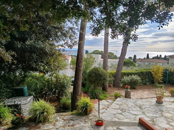 appartamento in vendita a Rosignano Marittimo in zona Castiglioncello