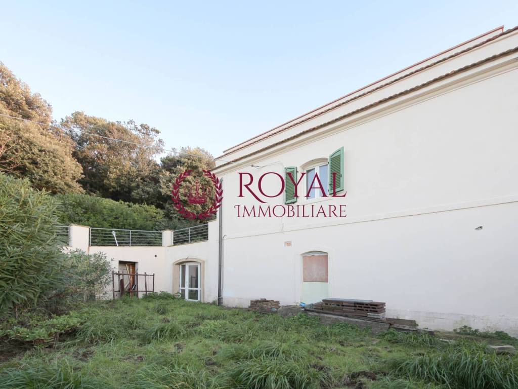 appartamento in vendita a Rosignano Marittimo in zona Castiglioncello