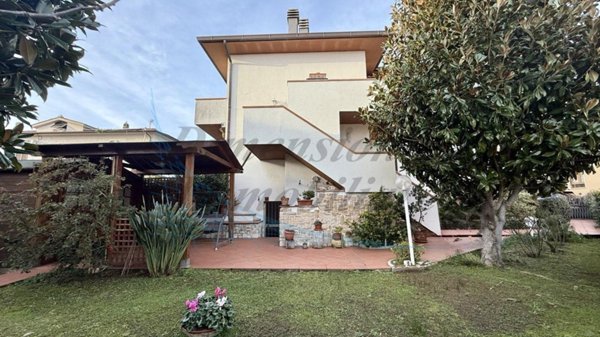 appartamento in vendita a Rosignano Marittimo in zona Rosignano Solvay