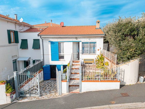 casa indipendente in vendita a Rosignano Marittimo in zona Castiglioncello
