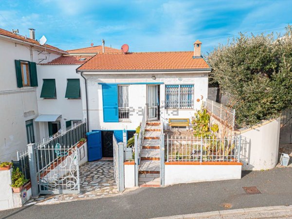 casa indipendente in vendita a Rosignano Marittimo in zona Castiglioncello
