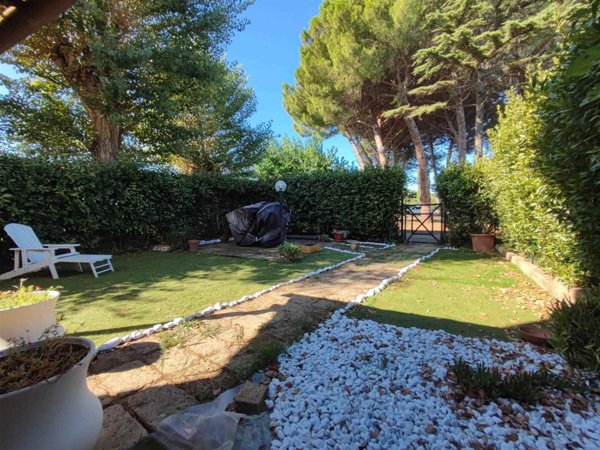 appartamento in vendita a Rosignano Marittimo in zona Vada