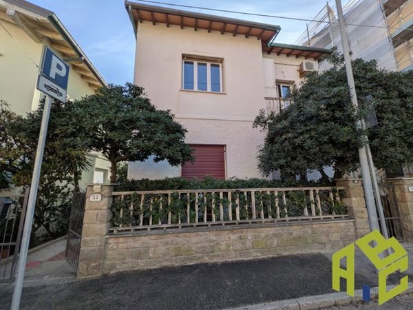 casa indipendente in vendita a Rosignano Marittimo in zona Rosignano Solvay