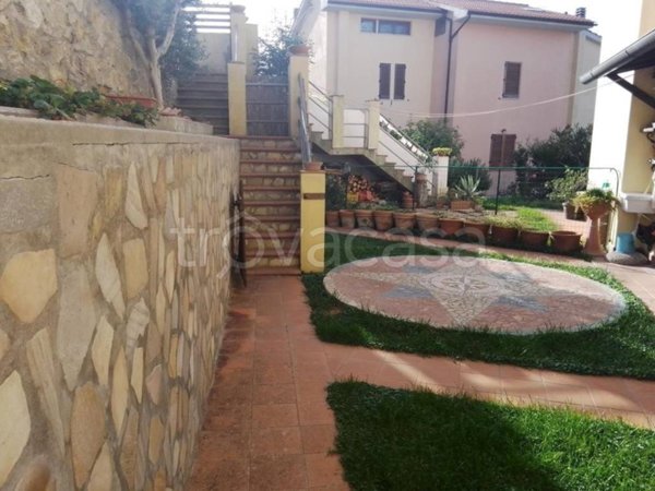 casa indipendente in vendita a Rosignano Marittimo in zona Nibbiaia