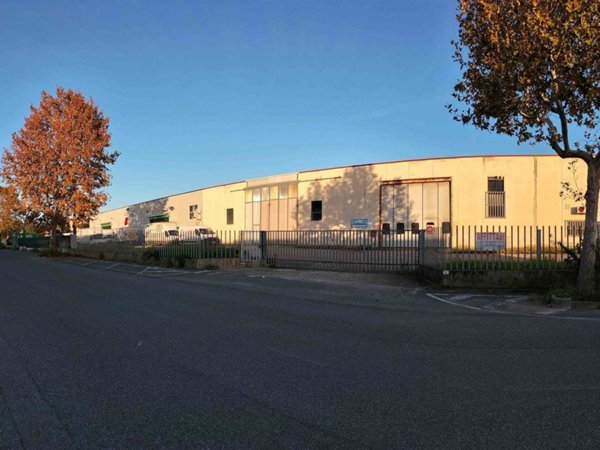 capannone in vendita a Rosignano Marittimo in zona Rosignano Solvay