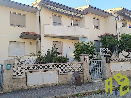 casa indipendente in vendita a Rosignano Marittimo in zona Rosignano Solvay