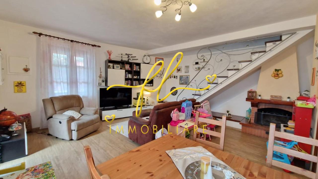 casa indipendente in vendita a Rosignano Marittimo in zona Gabbro