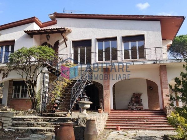 casa indipendente in vendita a Rosignano Marittimo in zona Castiglioncello