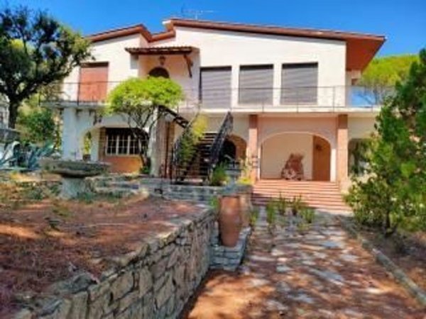 casa indipendente in vendita a Rosignano Marittimo in zona Castiglioncello
