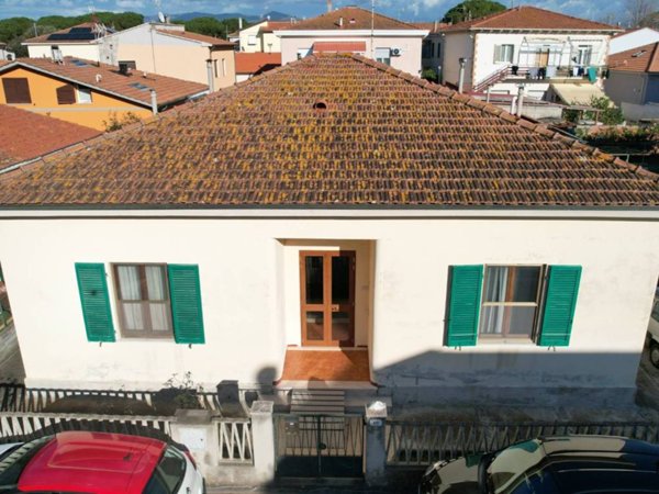 casa indipendente in vendita a Rosignano Marittimo in zona Vada