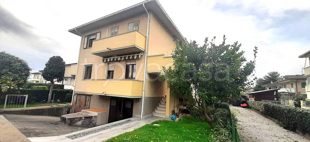 appartamento in vendita a Rosignano Marittimo in zona Rosignano Solvay