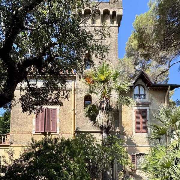 casa indipendente in vendita a Rosignano Marittimo in zona Castiglioncello
